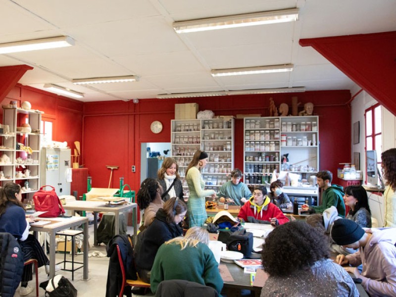 Atelier céramique, photographie de Chrisline Coutant, ©ÉSAL 2023