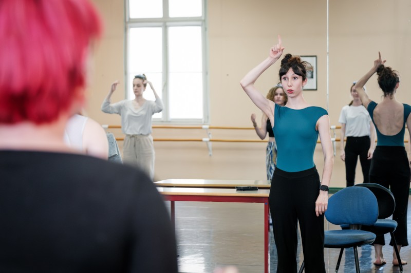 Mise en situation pédagogique entre étudiantes, photo Pancake! Photographie