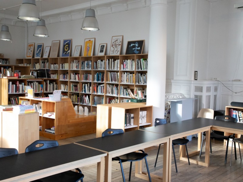 Centre de documentation à Épinal, Chrisline Coutant ©ÉSAL